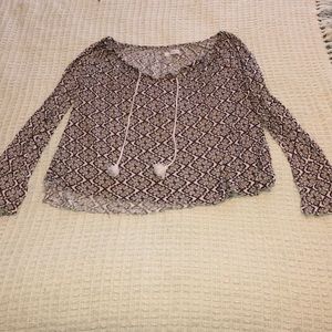 Patterned long sleeve crop top